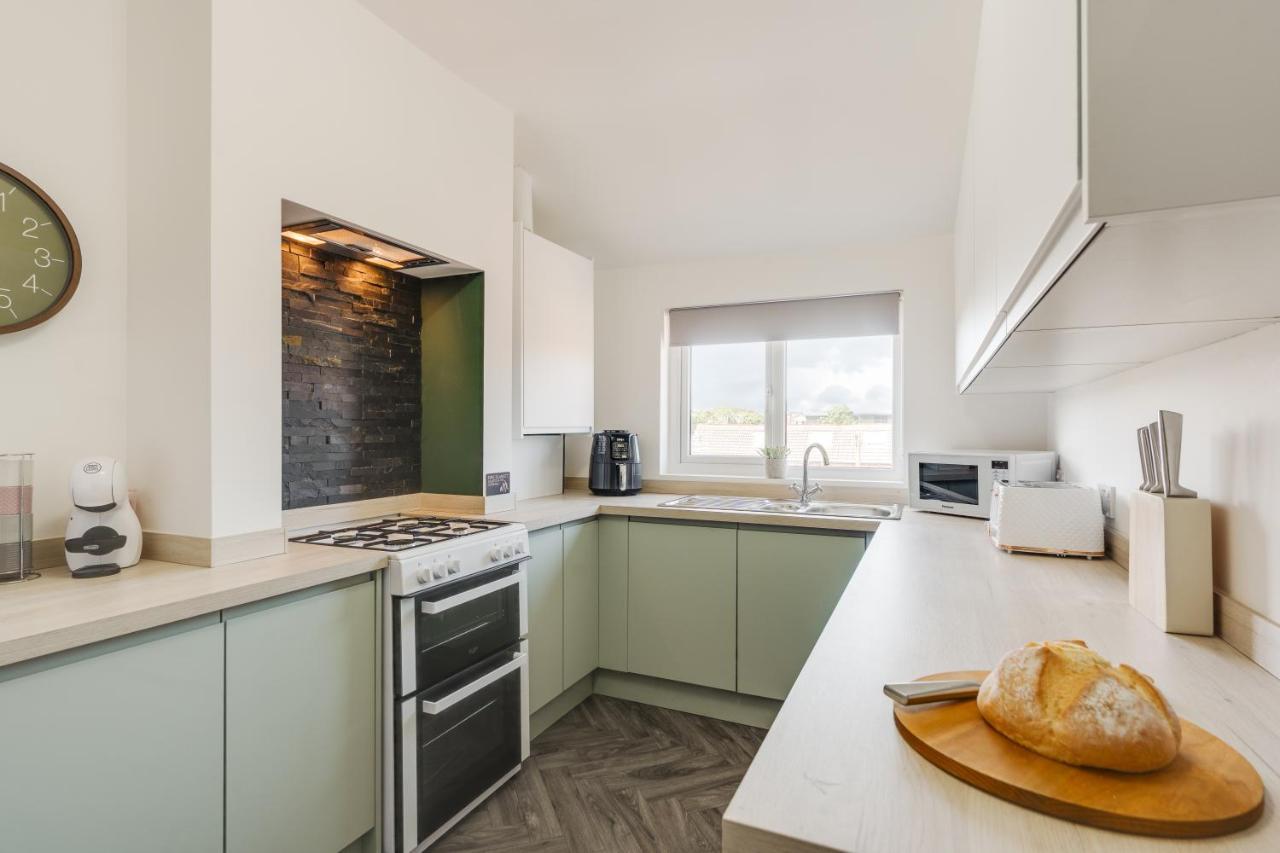 St David'S - Stylish 2 Bed Apartment, Free Parking, Close To Beach Lytham St Annes Exterior photo