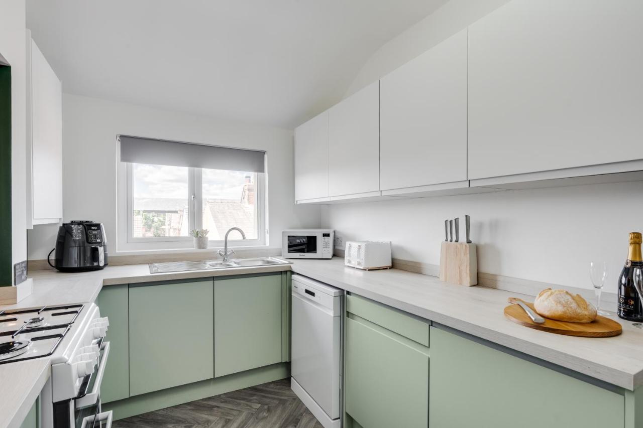 St David'S - Stylish 2 Bed Apartment, Free Parking, Close To Beach Lytham St Annes Exterior photo